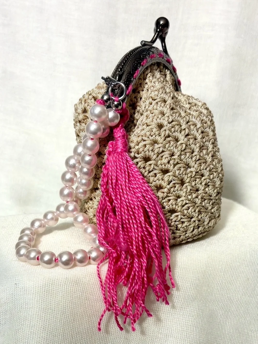 Champagne Crème Silk Crochet MD Sz Coin Purse w Pink Tassel & Pearl Wrist Strap